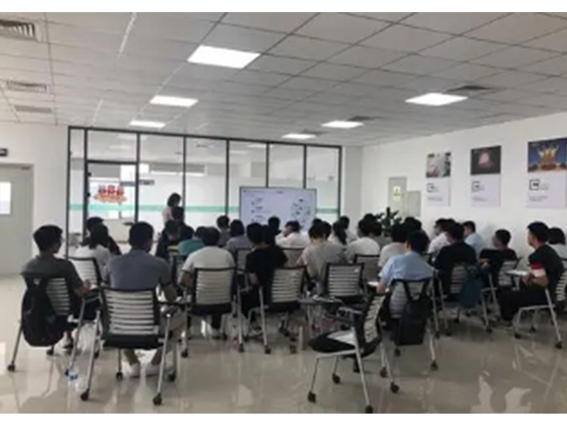 強化新生力量專(zhuān) 業(yè)素質(zhì)教育培訓，扎實(shí)市場(chǎng)競爭基礎，不斷向高端產(chǎn)品市場(chǎng)滲透沖擊