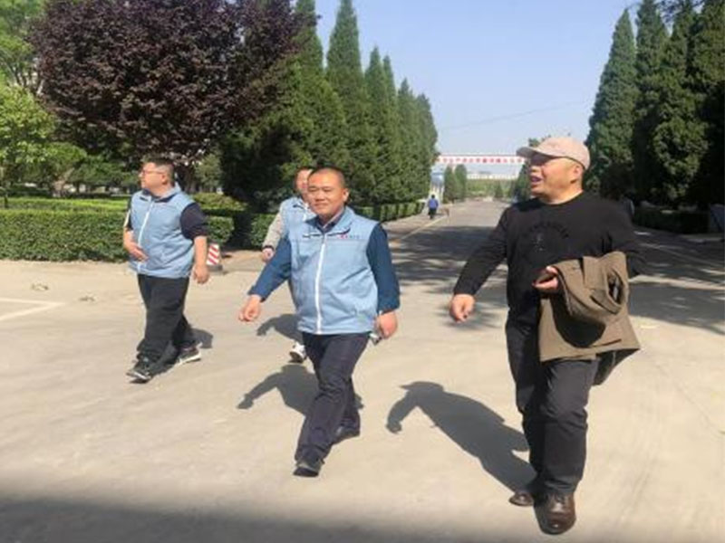 勞動(dòng)節前鼓舞士氣，慰問(wèn)關(guān)懷員工成長(cháng)