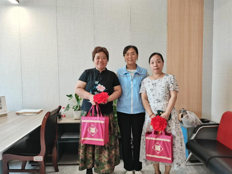 溫馨歡送會(huì )，依依不舍情