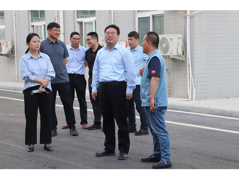 長(cháng)風(fēng)破浪會(huì )有時(shí)，直掛云帆濟滄海